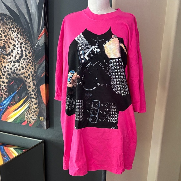 PLEASURES Tee - Picture 2 of 4